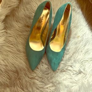Green sway heels